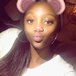 Meet your Posher, Candi